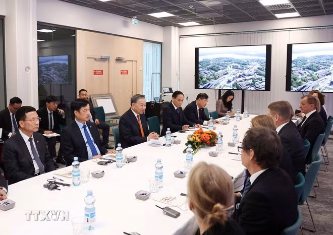 Tổng Bí thư Tô Lâm làm việc với Ban lãnh đạo Đại học Aalto. (Ảnh: Thống Nhất/TTXVN)