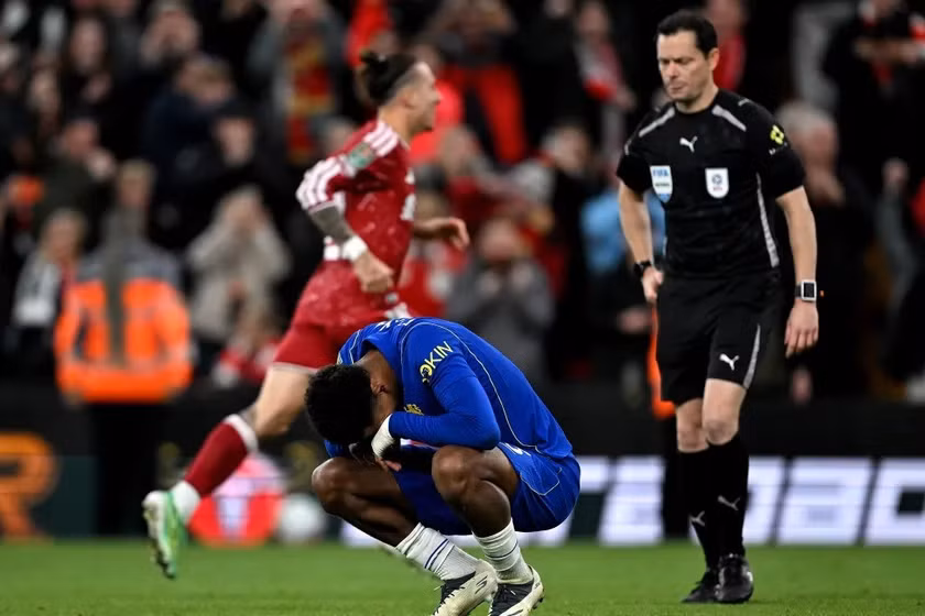 Liverpool lần thứ ba liên tiếp loại Chelsea ở Cup Liên đoàn