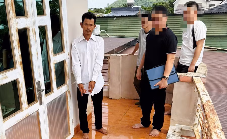 Cơ quan điều tra thực nghiệm hiện trường để làm rõ các tình tiết của vụ án. (Ảnh: S.Đ)