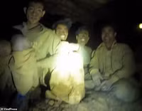 phep-mau-trong-hang-ngap-nuoc-o-lao-2.png