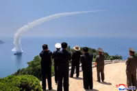 ong-kim-truc-tiep-thi-sat-vu-phong-ten-lua-tu-khu-truc-ham-moi-7.jpg