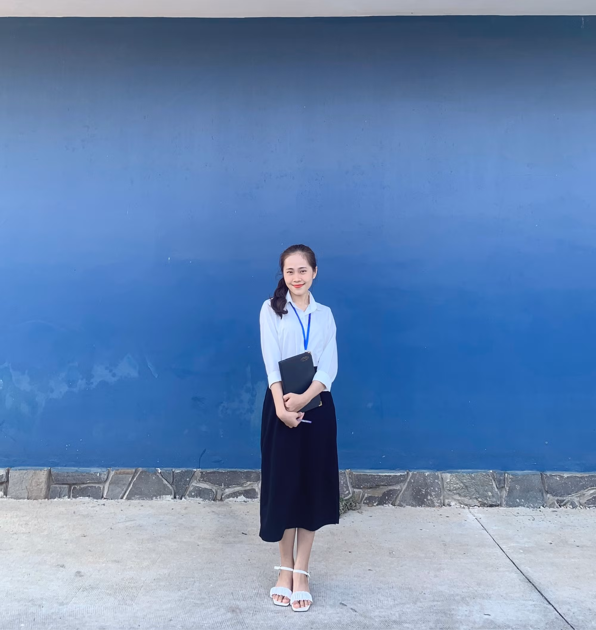 Vẻ đẹp dịu dàng của cô giáo Lê Hồng Ngọc được nhiều người yêu mến.