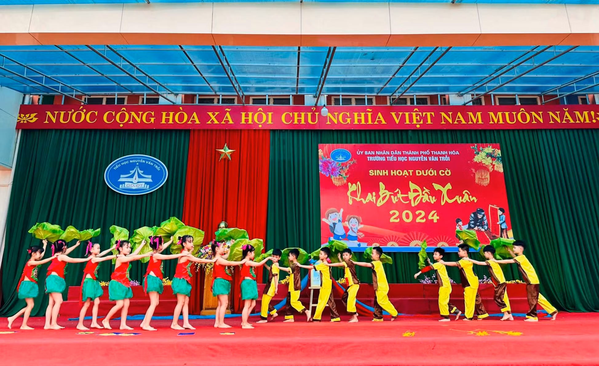 Một trong những tiết mục văn nghệ của học sinh. Ảnh: MH Một trong những tiết mục văn nghệ của học sinh. Ảnh: MH