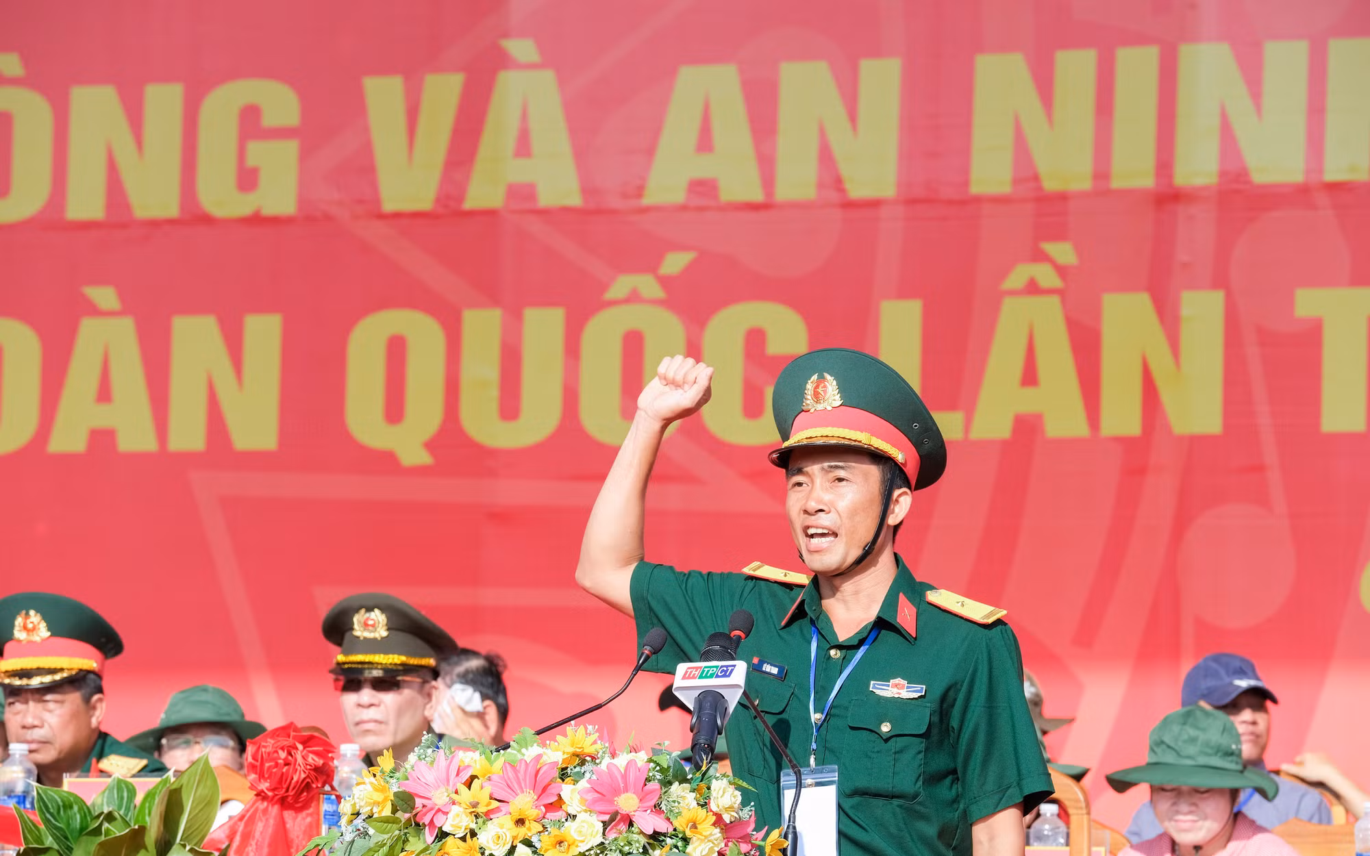 Đại diện tổ trọng tài tuyên thệ.
