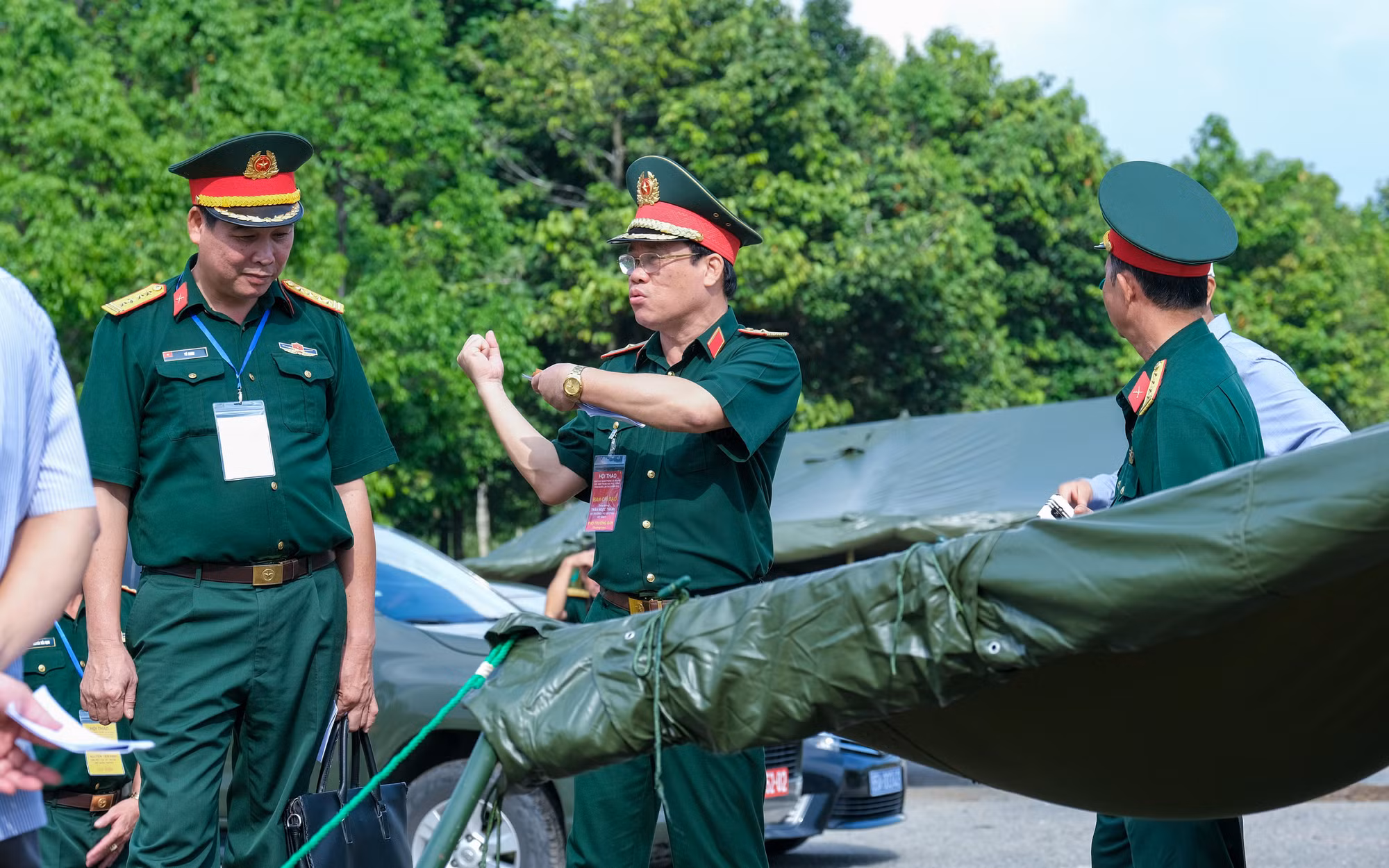 Thiếu tướng Trần Ngọc Thanh cũng nhắc nhở các thành viên ban tổ chức, ban giám khảo việc đảm bảo an toàn trong quá trình thi. Đặc biệt là Hội thao sử dụng đạn thật, súng thật, đồng thời số lượng người tham gia khá đông... Ban chỉ đạo cùng các thành viên ban chỉ đạo cần quán triệt vấn đề đảm bảo an toàn tuân thủ nghiêm túc và đúng quy định quốc phòng an ninh. Thiếu tướng Trần Ngọc Thanh cũng nhắc nhở các thành viên ban tổ chức, ban giám khảo việc đảm bảo an toàn trong quá trình thi. Đặc biệt là Hội thao sử dụng đạn thật, súng thật, đồng thời số lượng người tham gia khá đông... Ban chỉ đạo cùng các thành viên ban chỉ đạo cần quán triệt vấn đề đảm bảo an toàn tuân thủ nghiêm túc và đúng quy định quốc phòng an ninh.