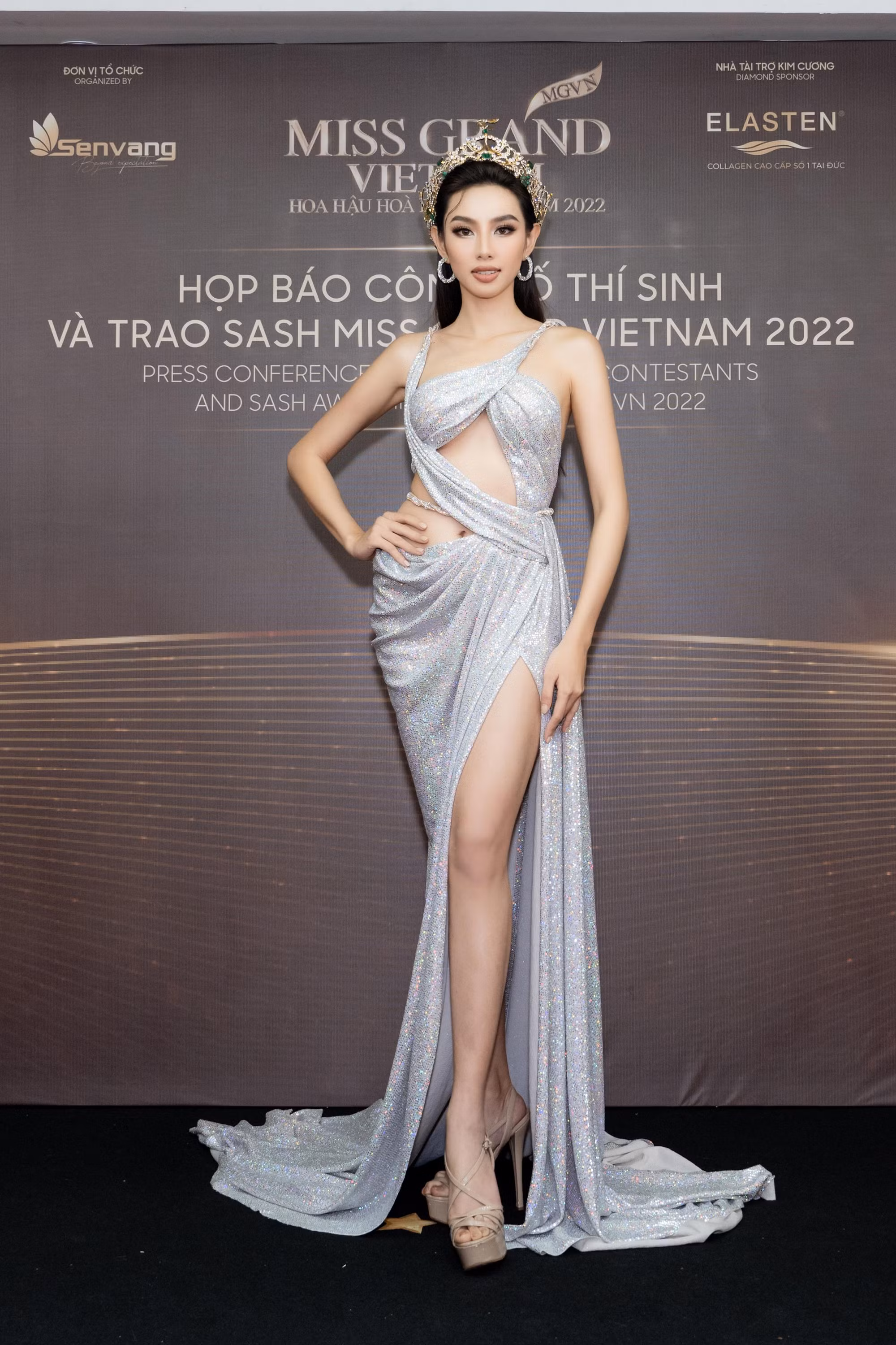 Hoa hậu Thùy Tiên xuất hiện nổi bật với chiếc đầm cắt xẻ tinh tế. Từ khi đăng quang, Thùy Tiên liên tục đồng hành cùng Ban tổ chức Miss Grand International tại nhiều sự kiện ở các quốc gia khác nhau. Hoa hậu Thùy Tiên xuất hiện nổi bật với chiếc đầm cắt xẻ tinh tế. Từ khi đăng quang, Thùy Tiên liên tục đồng hành cùng Ban tổ chức Miss Grand International tại nhiều sự kiện ở các quốc gia khác nhau.