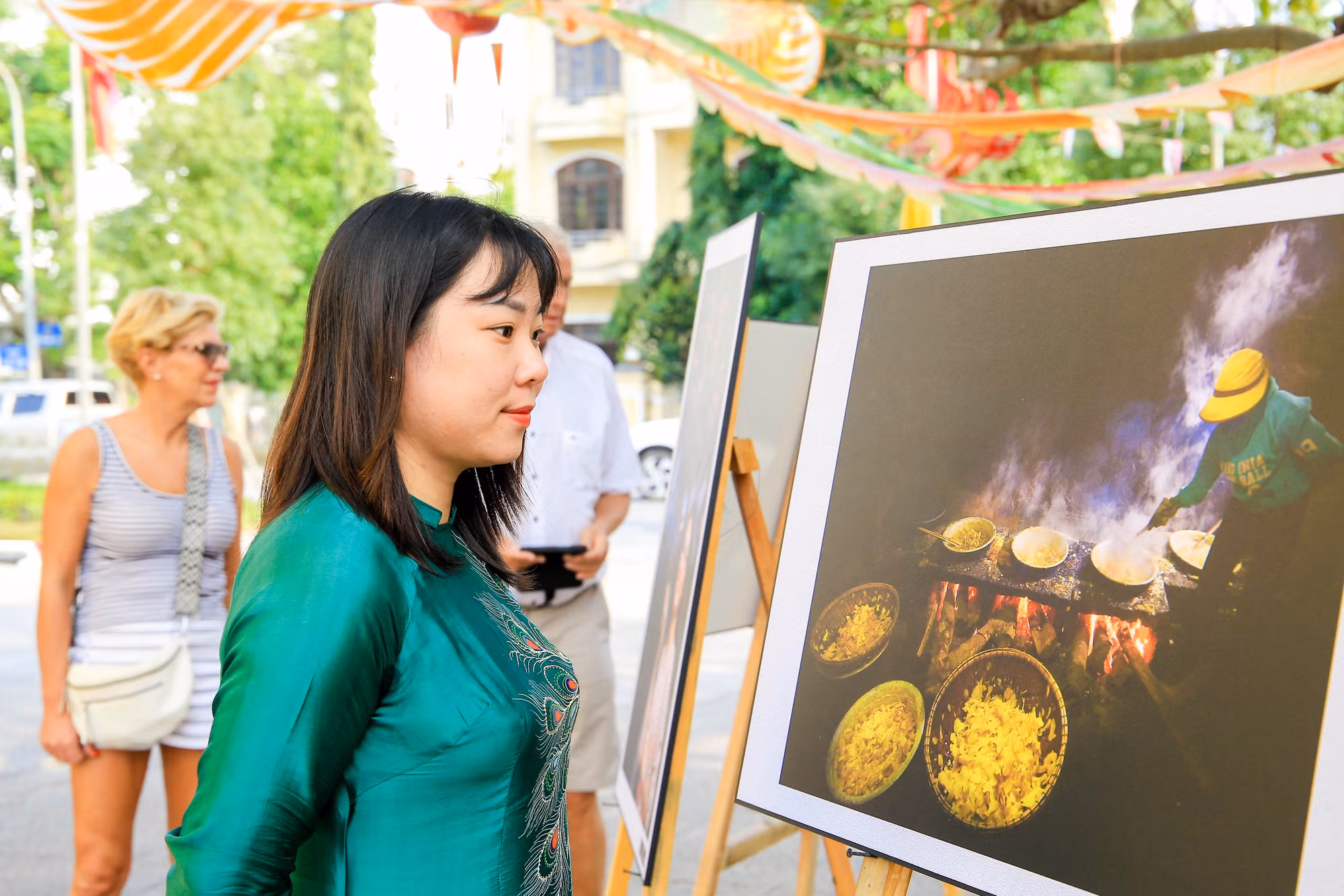 Qua góc nhìn của các nghệ sỹ nhiếp ảnh, sẽ đem đến cho người dân và du khách những hình ảnh đẹp về những hoạt động vui Xuân đón Tết, hoạt động lễ hội.