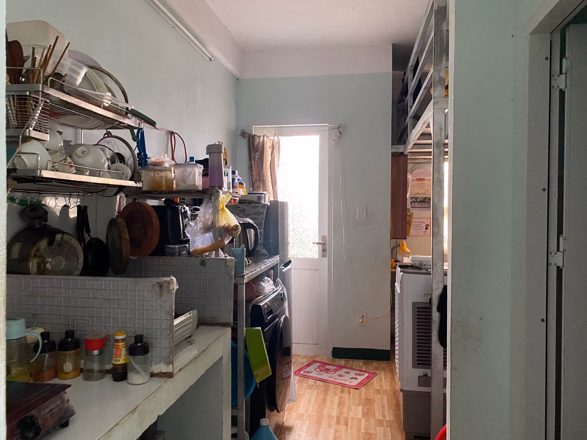 Một đại diện trong Ban quản lý khu nhà ở công nhân cho biết, do nhà xây dựng với diện tích quá nhỏ nên dù có nhu cầu về nhà ở nhưng nhiều công nhân không mặn mà.