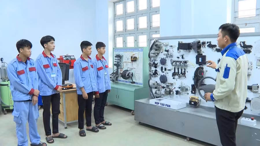 Đằng sau quyết định học nghề là mong muốn có một kỹ năng có thể đổi thành việc làm. (ảnh: NTCC)