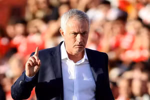 HLV Mourinho đánh giá cao tài năng của Messi.