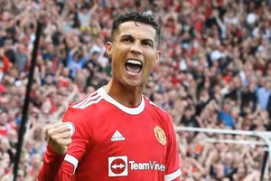 Ronaldo đứng số 1 tại Premier League về bán áo đấu.