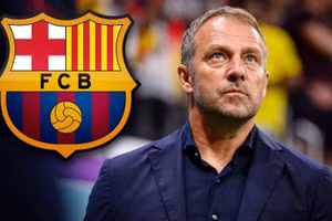 Hansi Flick chưa hài lòng với hàng công Barcelona.