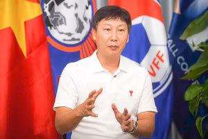 HLV Kim Sang-sik muốn cùng tuyển Việt Nam có trọn 3 điểm trước Pakistan.