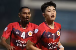 Đình Bắc được ngợi khen sau trận thắng Lion City.