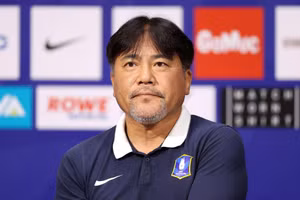 HLV Teguramori Makoto quyết tâm cùng Hà Nội FC vô địch V-League.