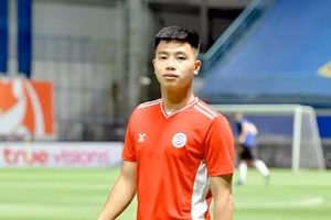 Cao Trần Hoàng Hùng gia nhập Bình Định FC.
