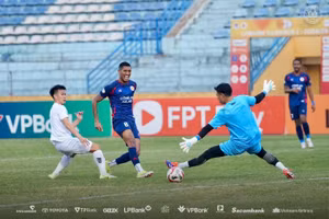 Nam Định thua đậm Công an Hà Nội ở trận giao hữu tại Hàng Đẫy.