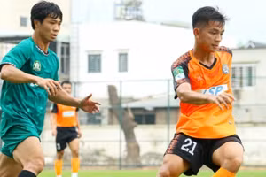 Công Phượng ghi bàn trong màu Bình Phước trong trận giao hữu mới đây.