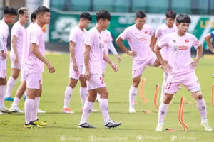 Tuyển Việt Nam tích cực rèn quân, quyết đấu Thái Lan.