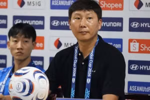 HLV Kim Sang-sik hài lòng về trận thắng Pakistan.