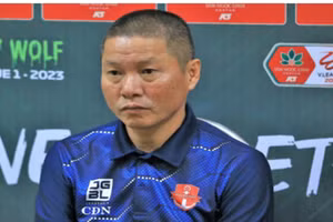 HLV Chu Đình Nghiêm thất vọng với trận thua Thanh Hóa ở vòng 3 V-League.