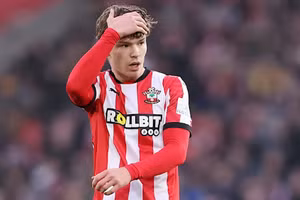 Tyler Dibling lọt tầm ngắm của Liverpool và Man United.