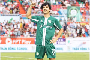 Công Phượng tái xuất V-League nhiều năm chơi bóng ở hạng Nhất.