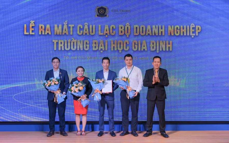a6-nh-ban-chu-nhiem-cau-lac-bo-doanh-nghiep-truong-dai-hoc-gia-dinh.jpg