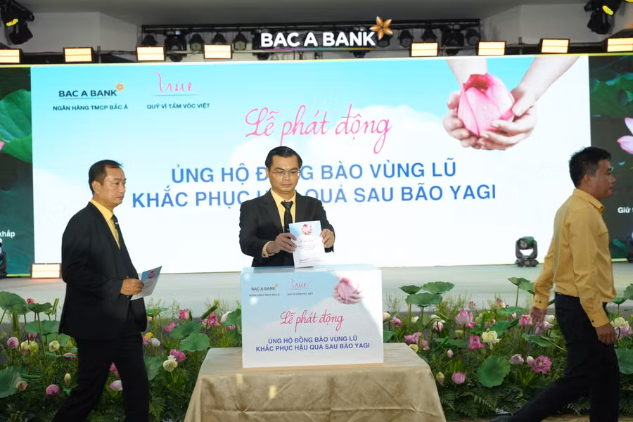 CBNV BAC A BANK tích cực ủng hộ hỗ trợ đồng bào vùng bão lũ khắc phục hậu quả (1)BAB 3.JPG