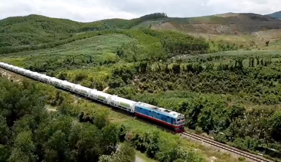 a2-doan-tau-nam-bac.jpg
