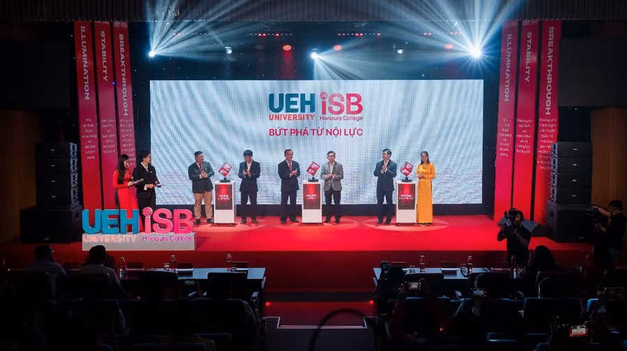 Trường Tài năng UEH.ISB: Bước đệm ra thế giới cho sinh viên Việt Nam