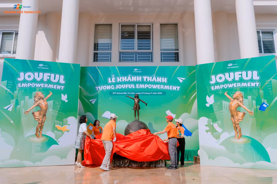anh-3-fpt-schools-co-so-bac-tu-liem-la-ngoi-truong-thu-8-so-huu-buc-tuong-nl.jpg