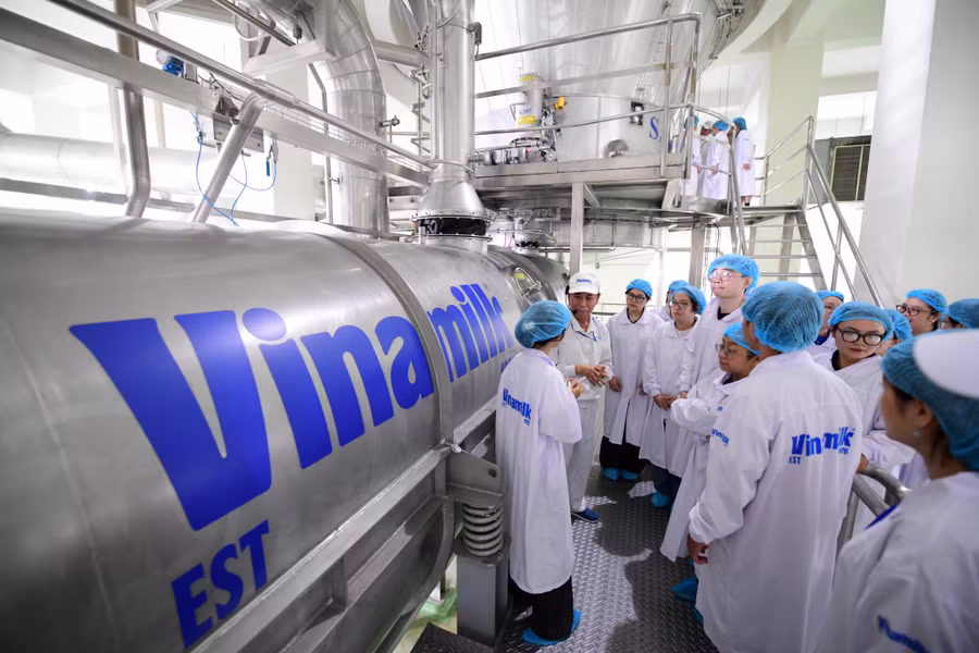 Công suất tháp sấy trong nhà máy của Vinamik có thể cung ứng khẩu phần sữa cho hàng triệu trẻ em mỗi ngày.
