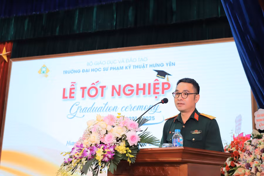 hy2-trung-ta-kieu-van-huy-truong-phong-to-chuc-lao-dong-nha-may-z125.jpg