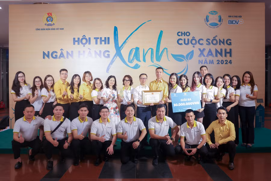 4-bac-a-bank-mong-muon-gop-phan-lan-toa-thong-diep-ve-mot-tuong-lai-xanh-phat-trien-ben-vung-thong-qua-viec-tham-gia-hoi-thi-ngan-hang-xanh-min.jpg