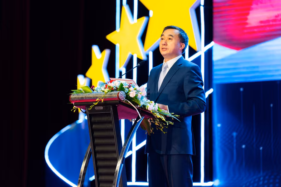 3-vg-bai-2-thu-truong-bo-y-te-tran-van-thuan-phat-bieu-tai-le-tot-nghiep-8663.jpg