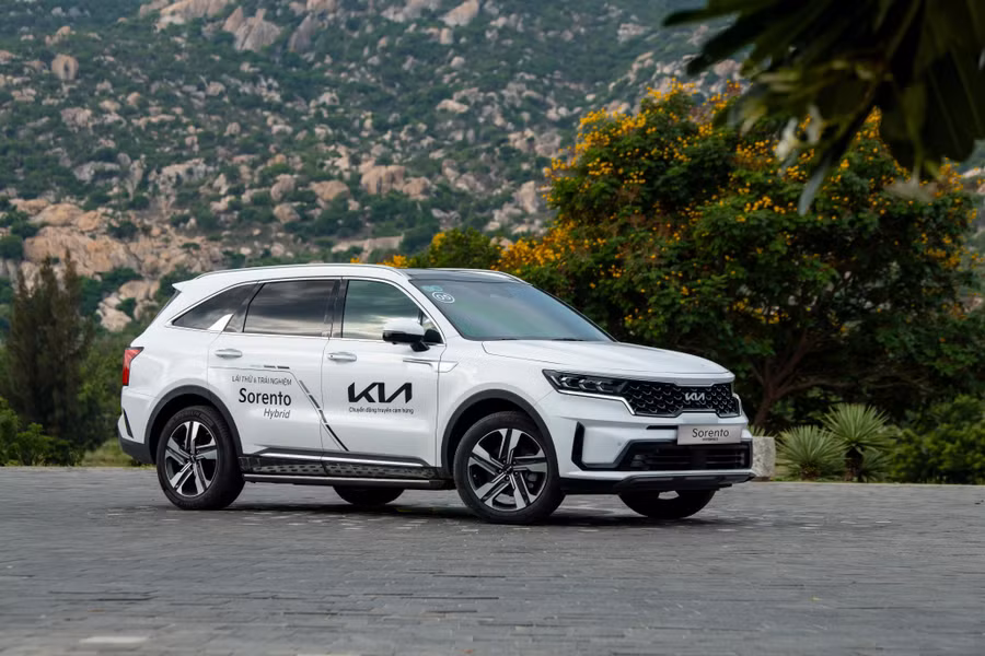 4-thaco-kia-sorento-hybrid.jpg