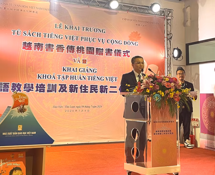 Tủ sách Tieng Viet 1.jpg