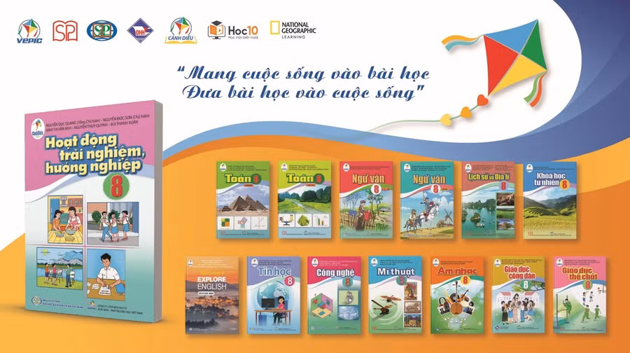 SGK Hoạt động trải nghiệm, hướng nghiệp 8 – Mở cánh cửa khám phá và trưởng thành