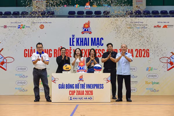 Đại diện Ban Tổ chức, Trọng tài và các đơn vị liên quan. 