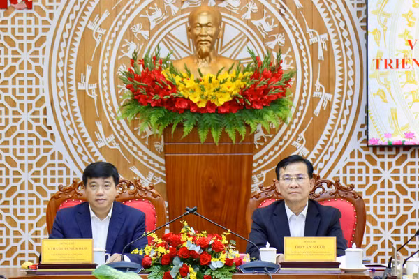 Lãnh đạo tỉnh Lâm Đồng dự Hội nghị trực tuyến tổng kết năm học 2025-2026, triển khai nhiệm vụ năm học 2026-2027.