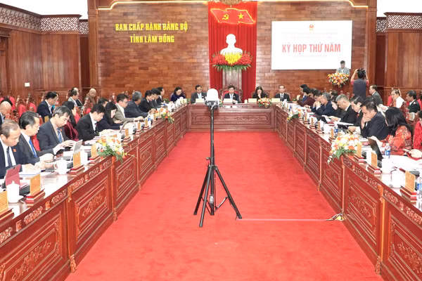 Quang cảnh Kỳ họp thứ năm, HĐND tỉnh Lâm Đồng khóa XI, nhiệm kỳ 2026-2031. Ảnh Hữu Phúc.