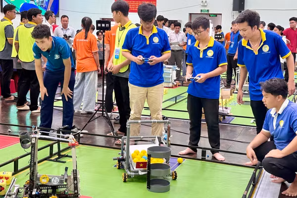 200 đội tranh tài tại cuộc thi Robocon ORC Nam Trung Bộ – Tây Nguyên.