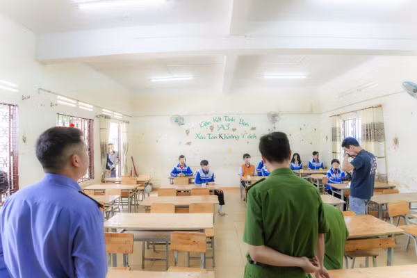 Cơ quan CSĐT Công an tỉnh Lâm Đồng xác định hiện trường, hành vi, đối tượng có liên quan trong vụ việc.