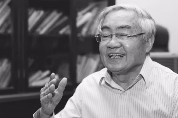 GS.TSKH.VS, NGND Phạm Minh Hạc.