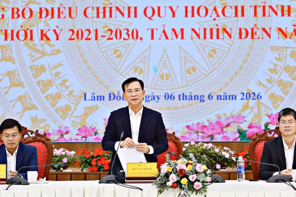 Chủ tịch UBND tỉnh Lâm Đồng Hồ Văn Mười chủ trì Hội nghị công bố Điều chỉnh Quy hoạch tỉnh.