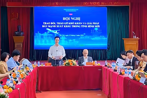 Hội nghị có sự tham gia của các đơn vị thuộc Bộ Công Thương, các sở, ngành, hiệp hội và cộng đồng doanh nghiệp.