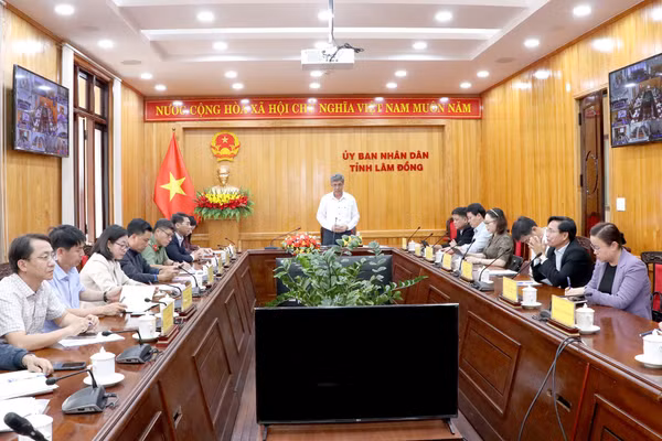 Phó Chủ tịch UBND tỉnh Nguyễn Minh phát biểu chỉ đạo tại cuộc họp Ban Chỉ đạo Kỳ thi tốt nghiệp THPT năm 2026.