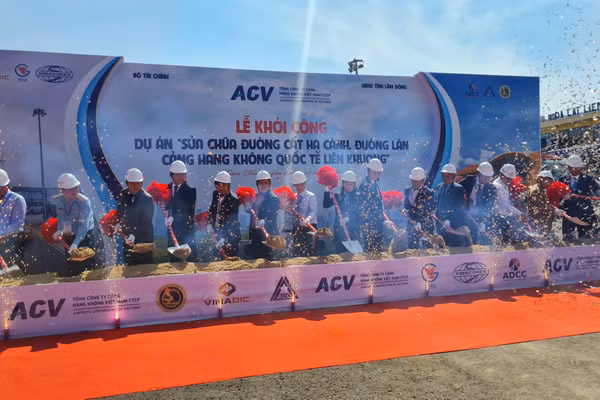 Nghi lễ khởi công dự án sửa chữa đường cất hạ cánh, đường lăn tại Cảng hàng không quốc tế Liên Khương.