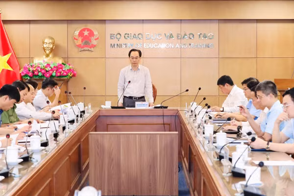 Bộ trưởng Hoàng Minh Sơn chủ trì Hội nghị.